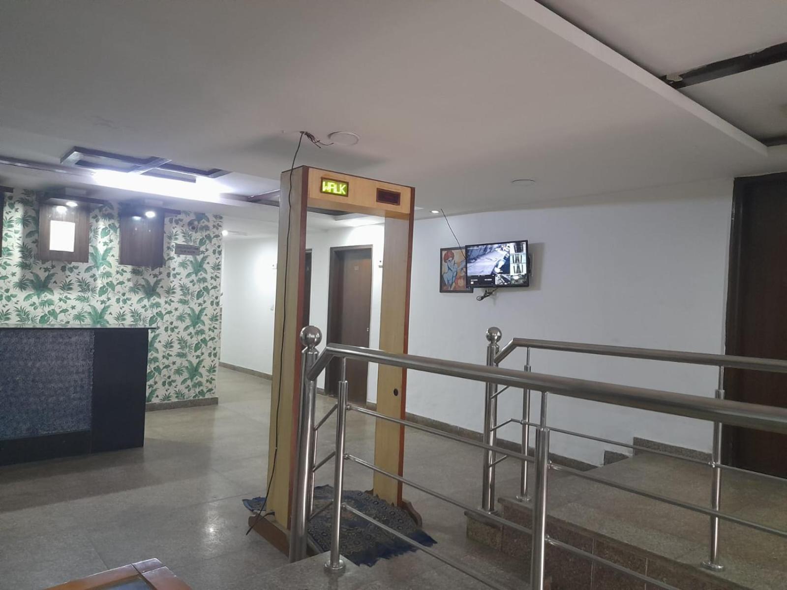 Hotel Airport Aditya Inn Ню Делхи Екстериор снимка