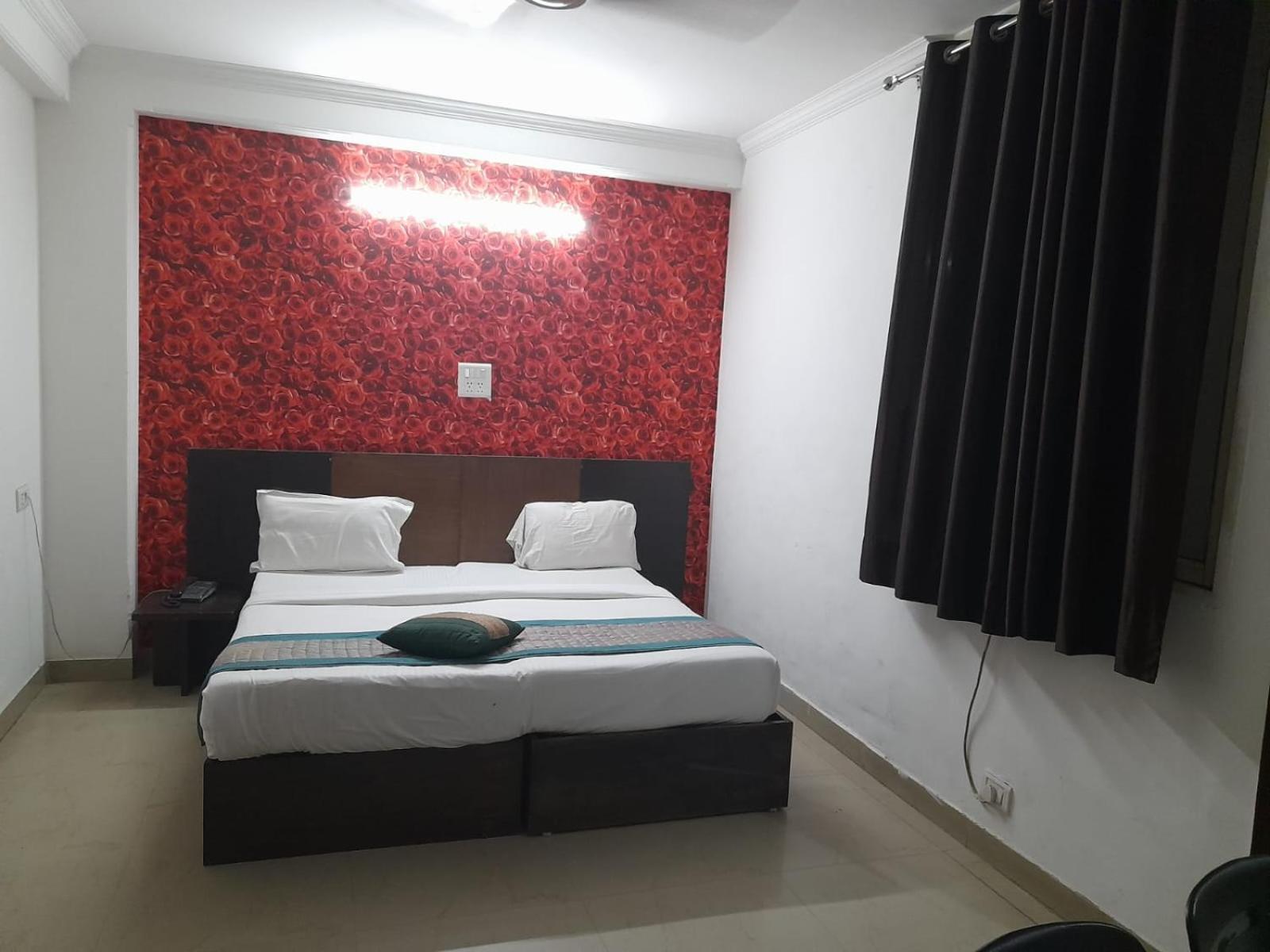 Hotel Airport Aditya Inn Ню Делхи Екстериор снимка