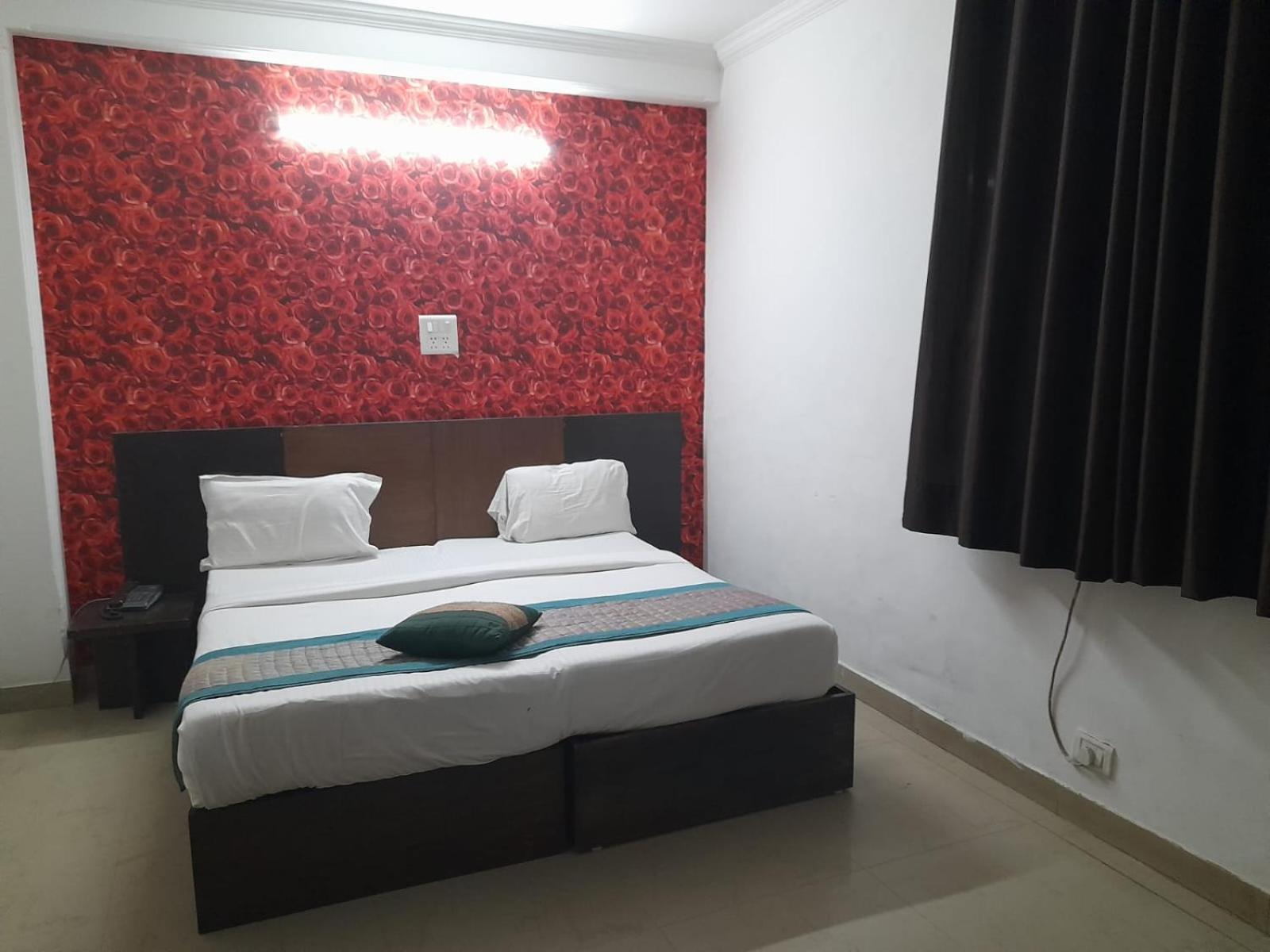 Hotel Airport Aditya Inn Ню Делхи Екстериор снимка