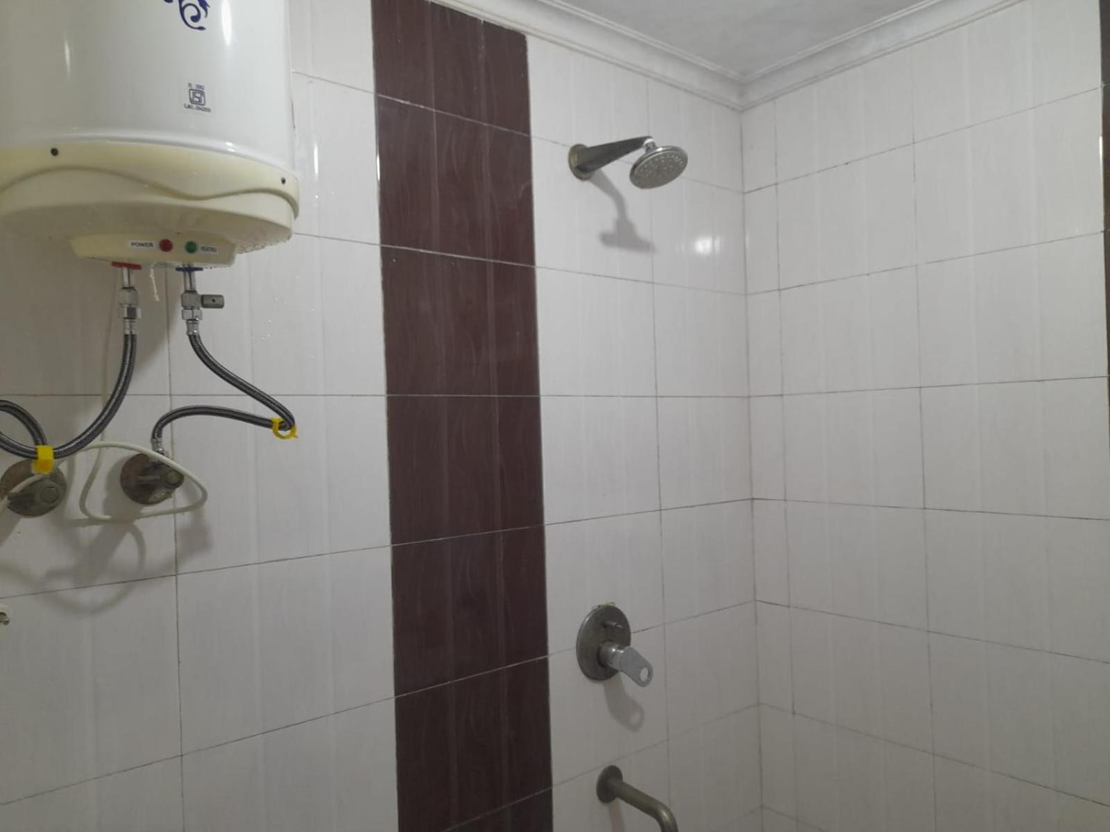 Hotel Airport Aditya Inn Ню Делхи Екстериор снимка